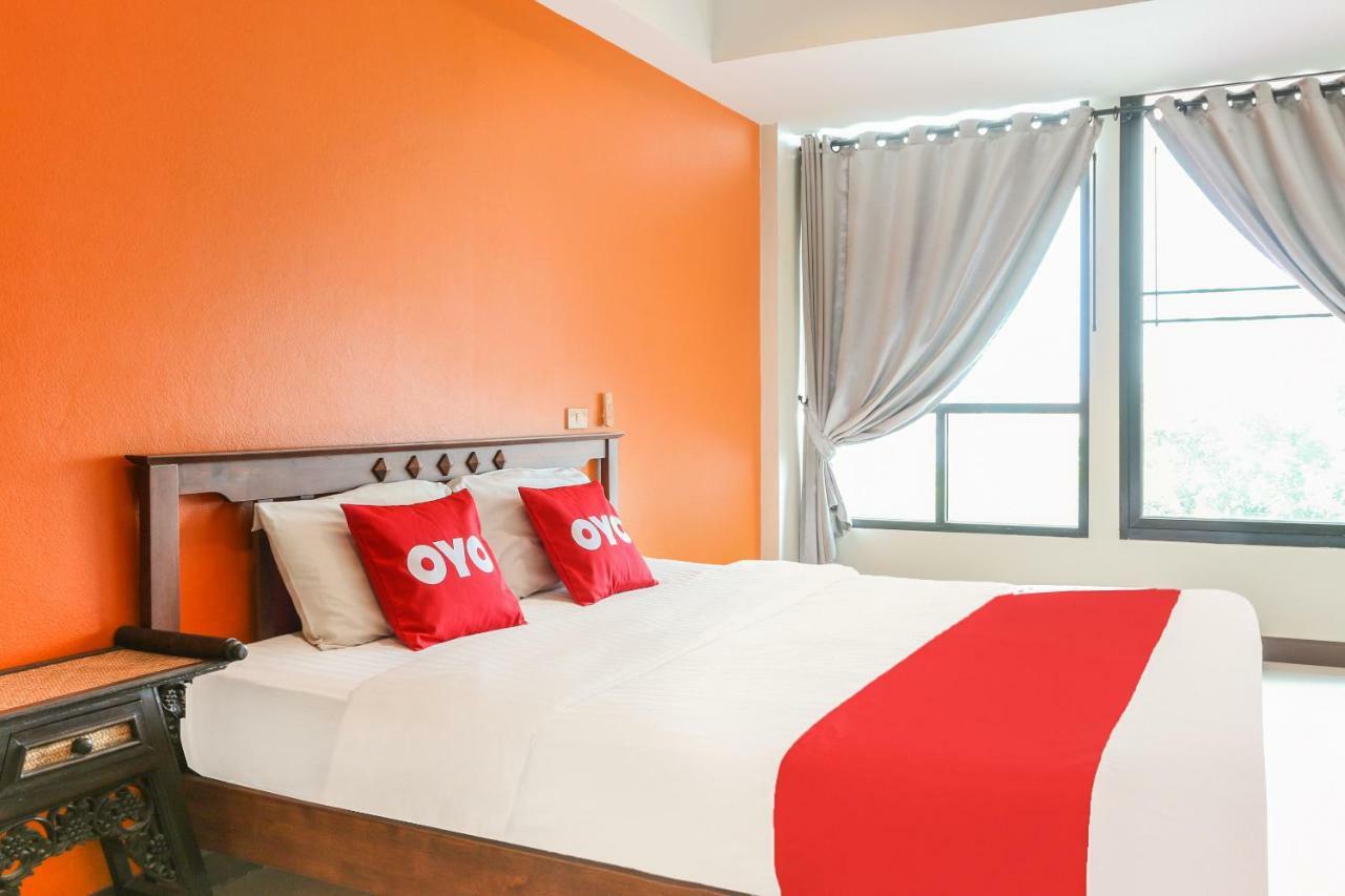 Oyo 233 Sunshine House Hotel Chiang Mai Exterior photo